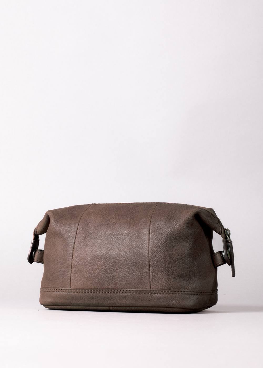 Lakeland Leather 'Hutton' Leather Wash Bag in Chocolate