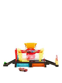 Disney Mattel Disney Pixar Cars Color Changers Car Wash Playset with Color Changing Lightning McQueen Toy Vehicle 20-Inches Long Connects to Other Sets