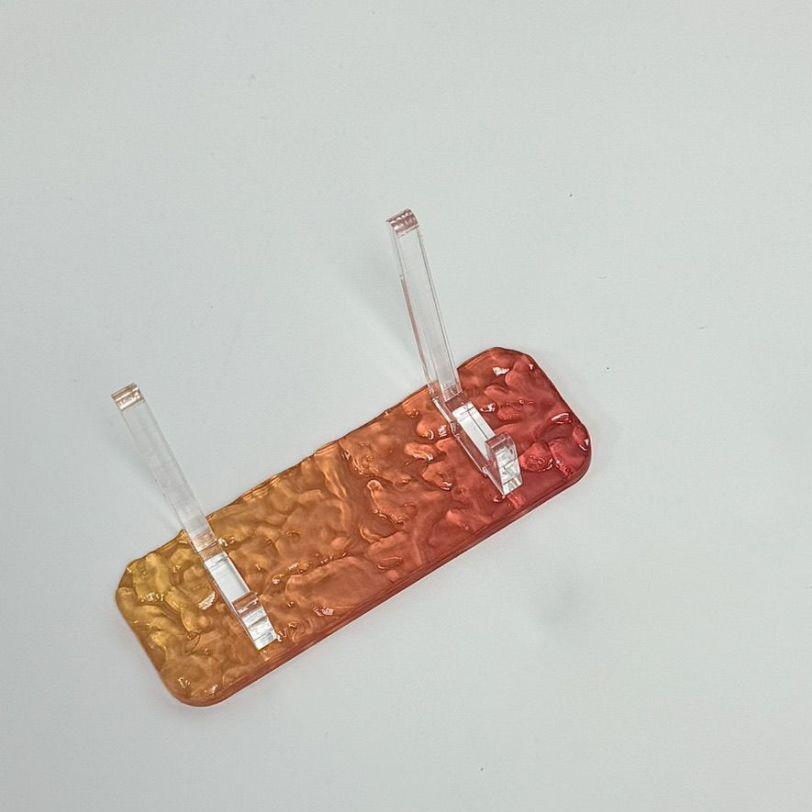 NATAWA 1PC Clear Acrylic Display Easels Water Ripple Mini Display Stand Plate Holder Stand Picture Frames Rack Wedding Home Decor