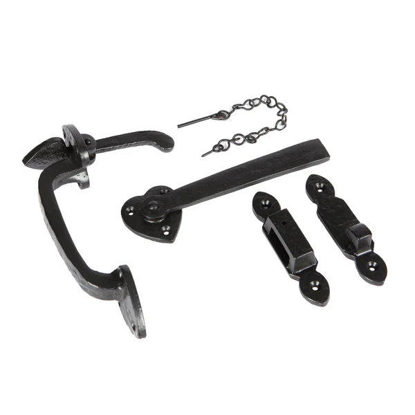 195mm Black Arrowhead Suffolk Latch | By Hammer & Tongs