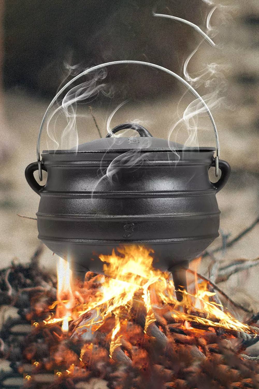Living And Home 6L Cast Iron Potjie Pot Camping Cookware With Lid & Legs For Outdoor In Black