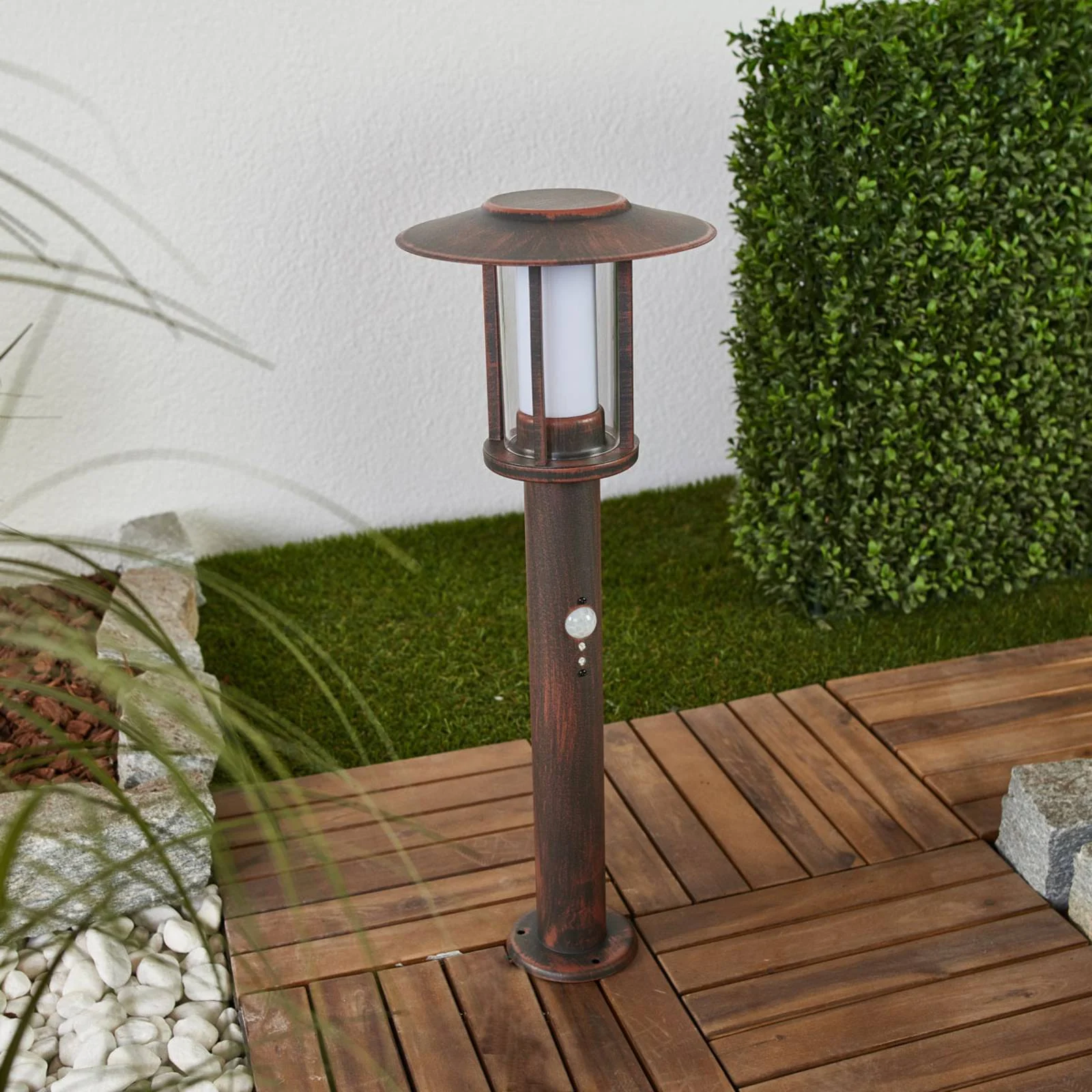 Lampenwelt.com LED pillar lamp Pavlos in rust, motion detector