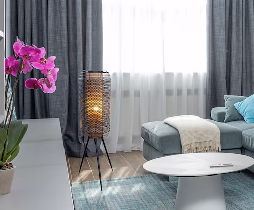 NINO LEUCHTEN Denton floor lamp, tripod, Metal lampshade