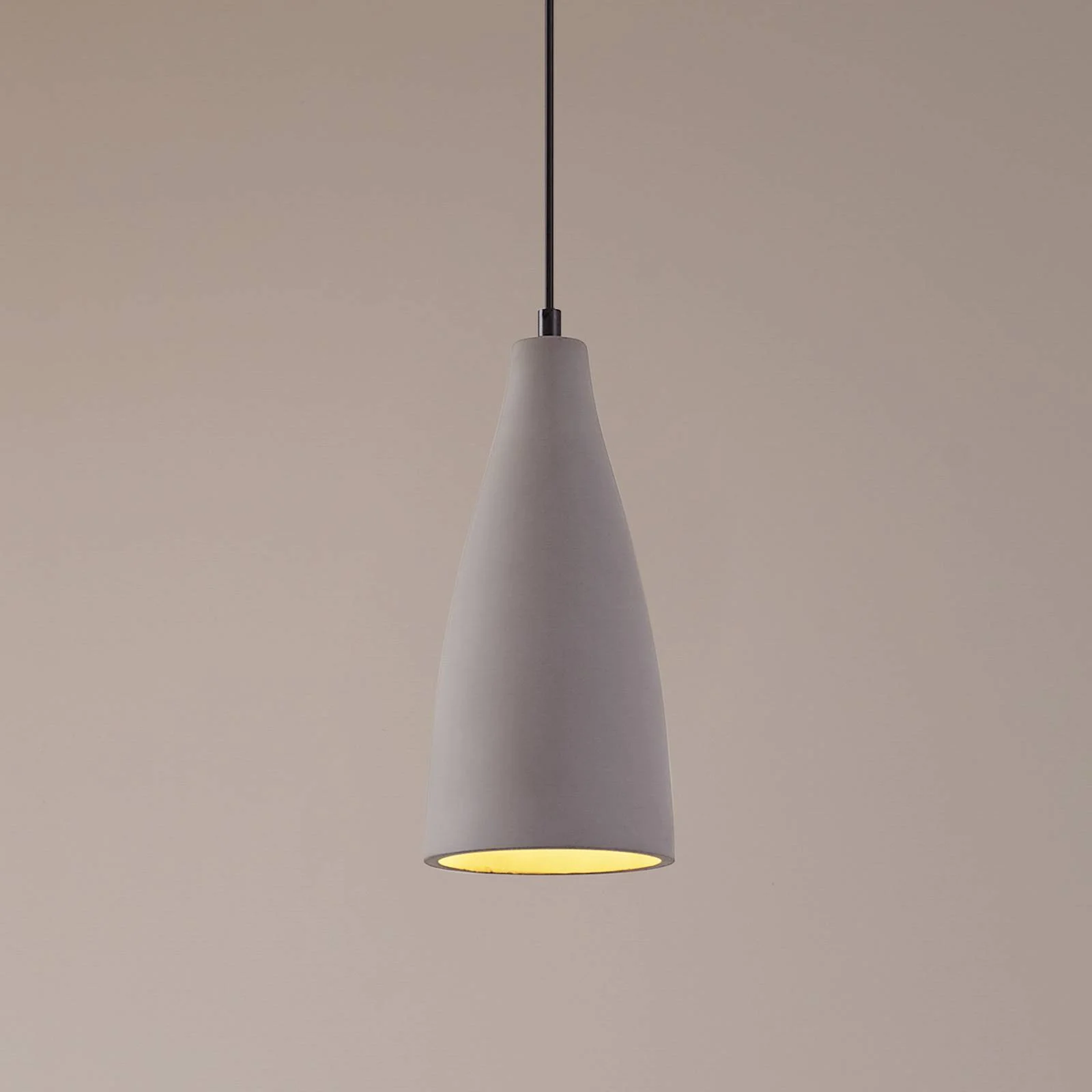Lampenwelt.com Concrete pendant lamp Sanne in industrial style